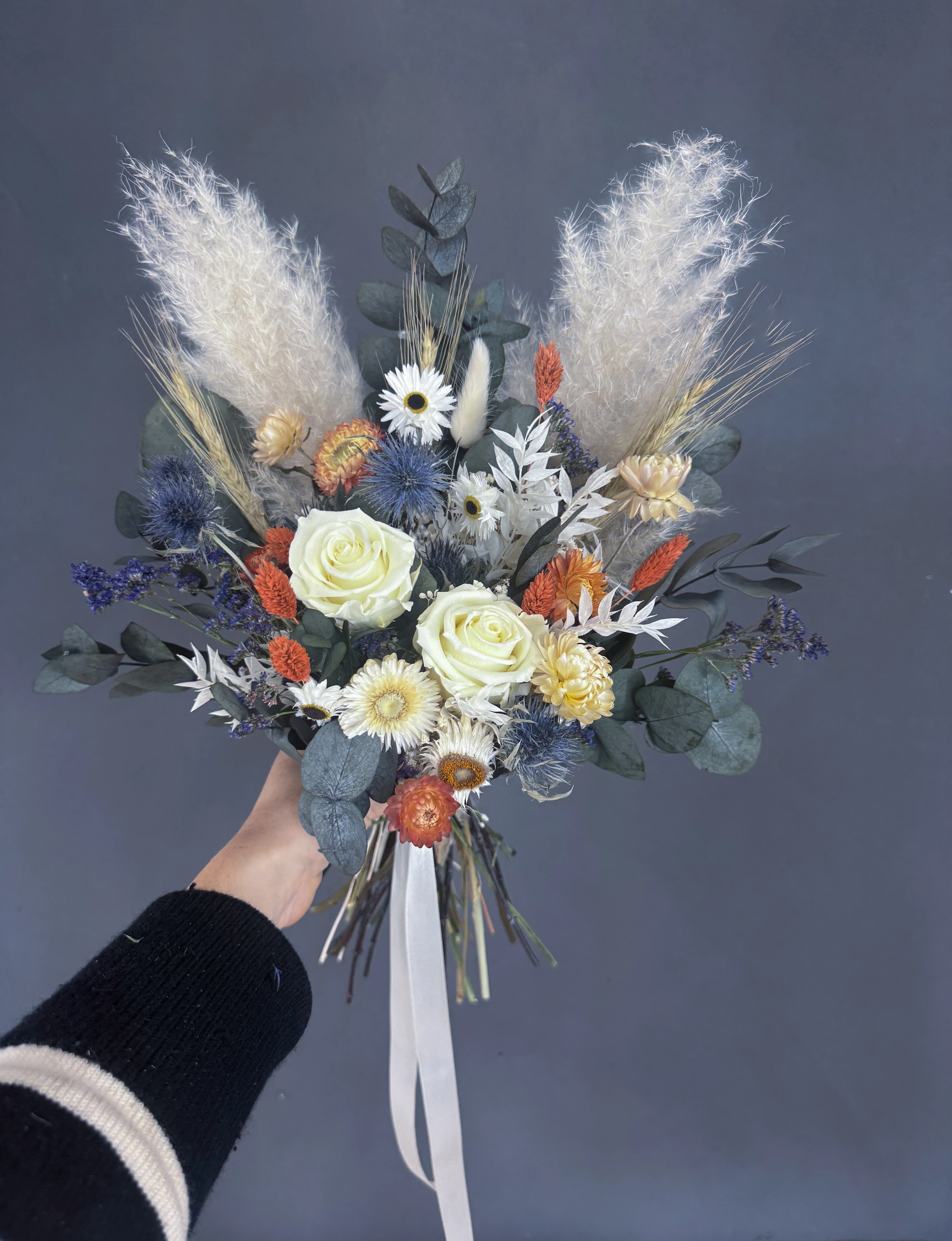 Alba Dried Flower Bridal bouquet