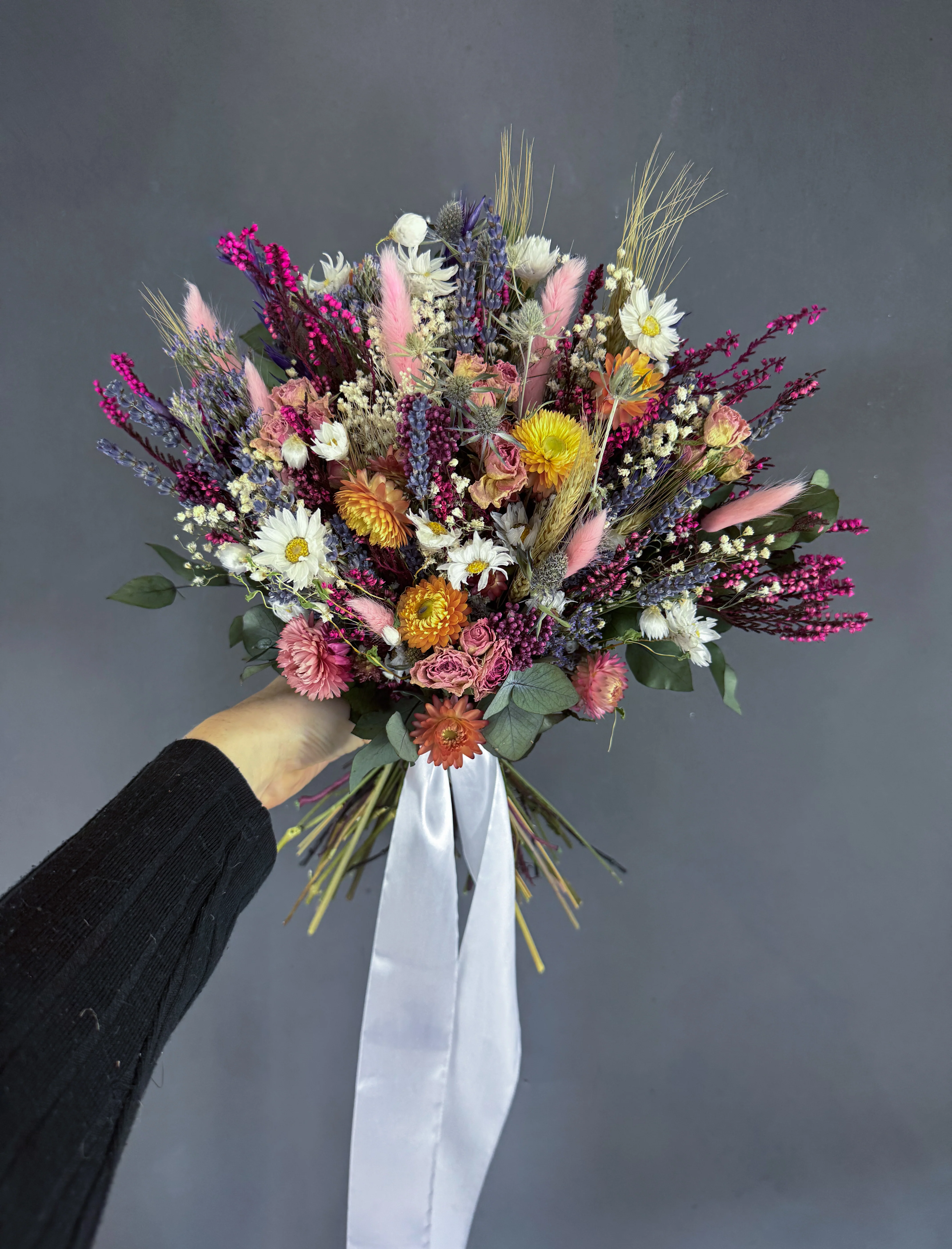 Dahlia wildflower dried bridal bouquet - Image 2