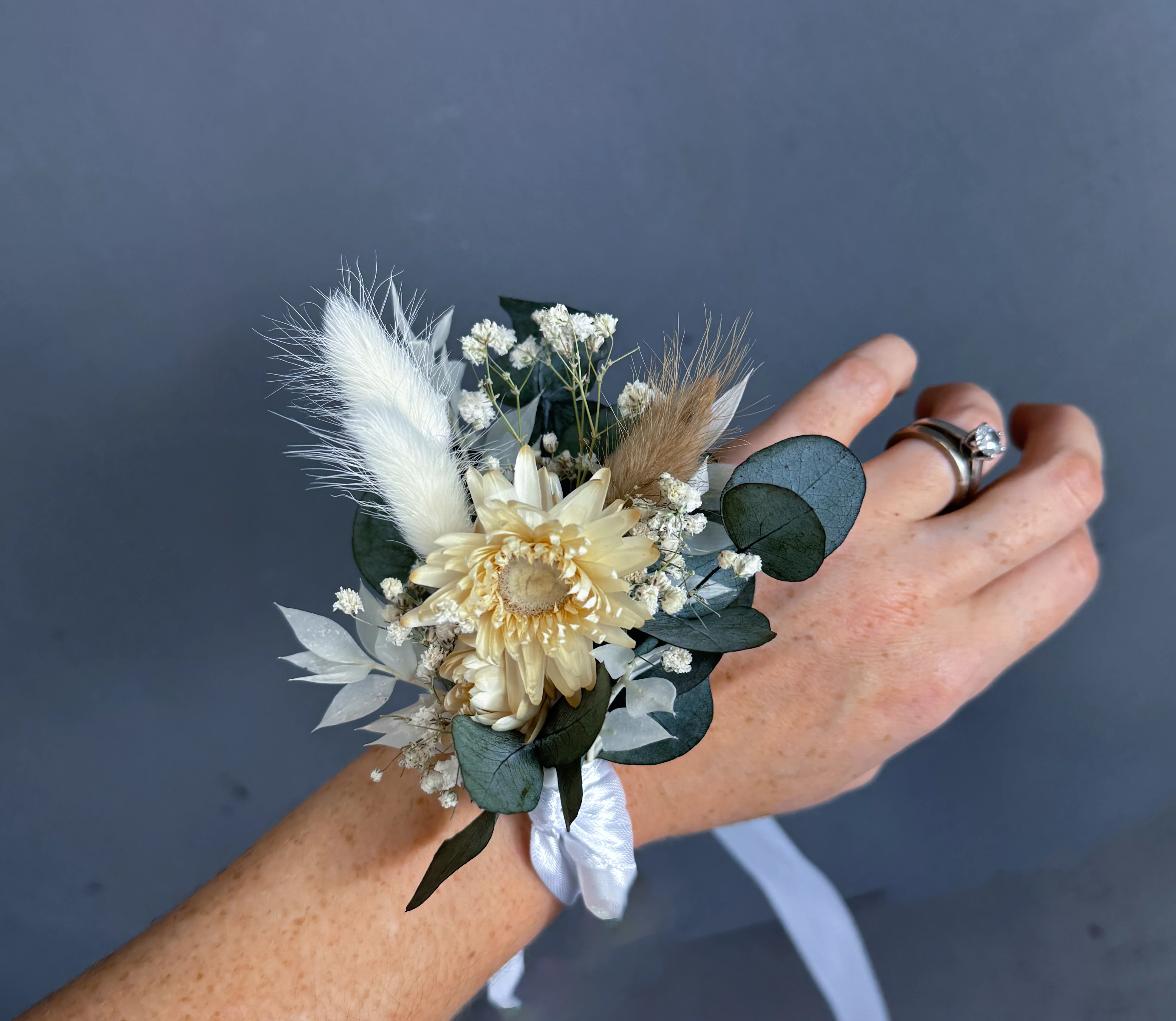 Hana wrist corsage - Image 2