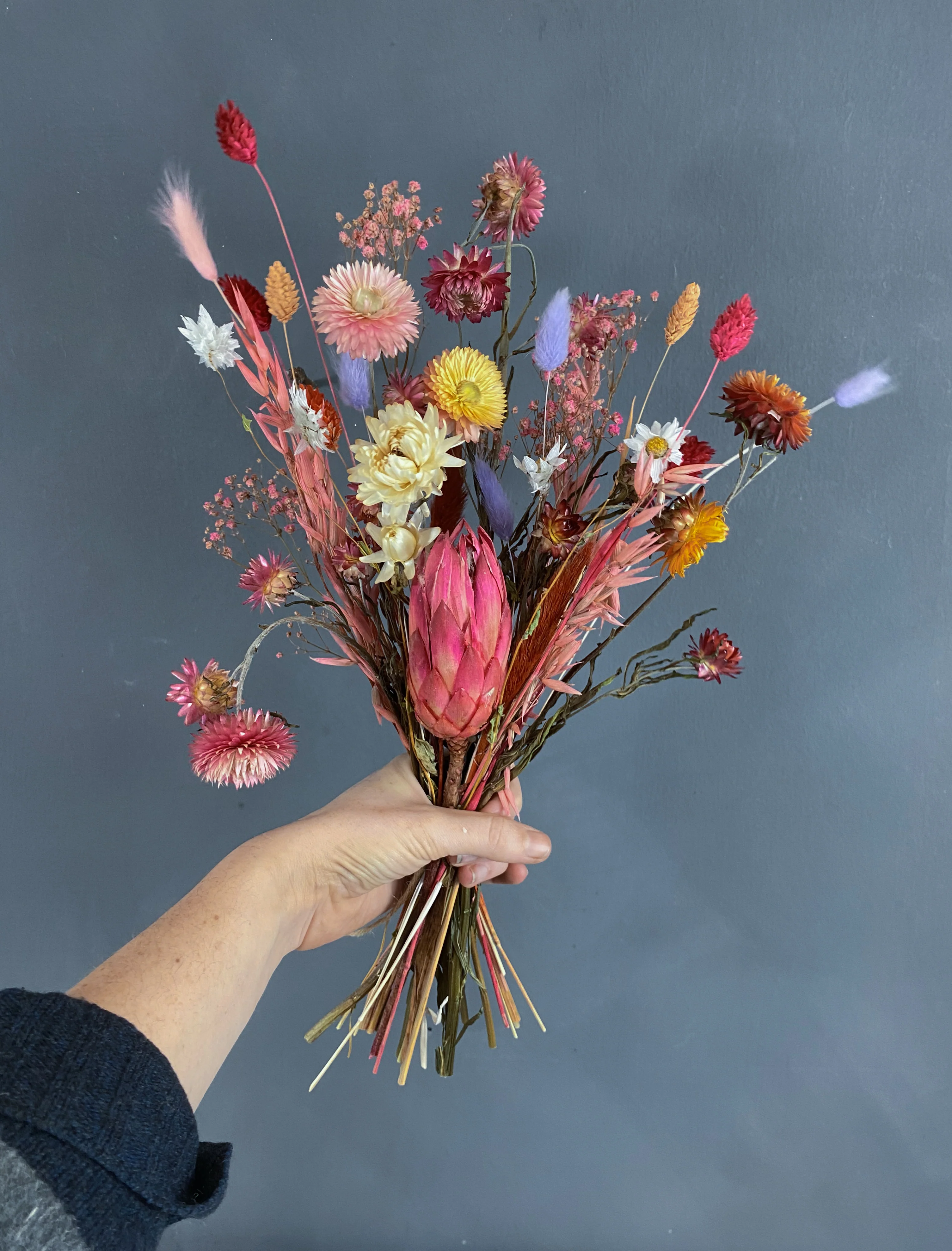 Lacy dried flower bouquet - Image 3